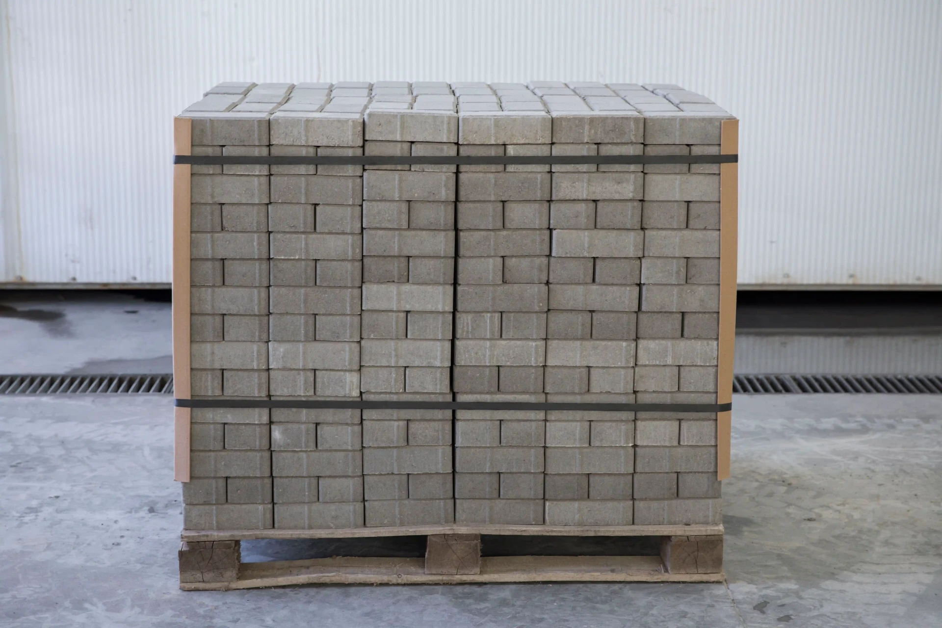 Pallet de bloques de hormigón listos para despacho